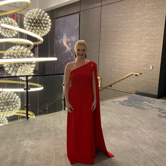 Meet your Posher, Elizabeth - Picture 2 of 2